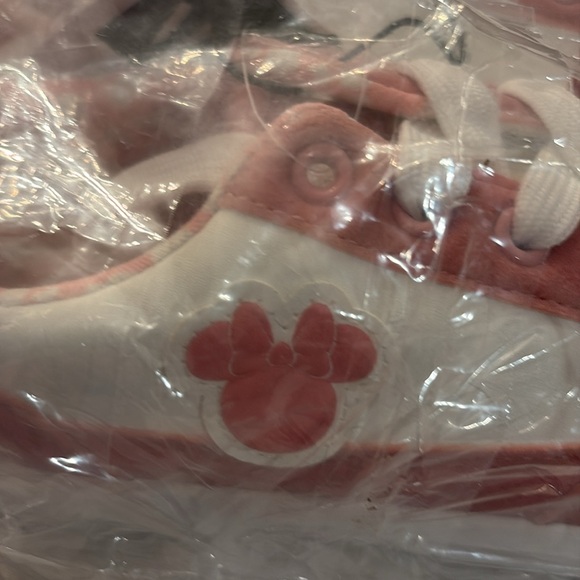 Disney’s Minnie Mouse Low-Top Girls Sneakers - Picture 10 of 10